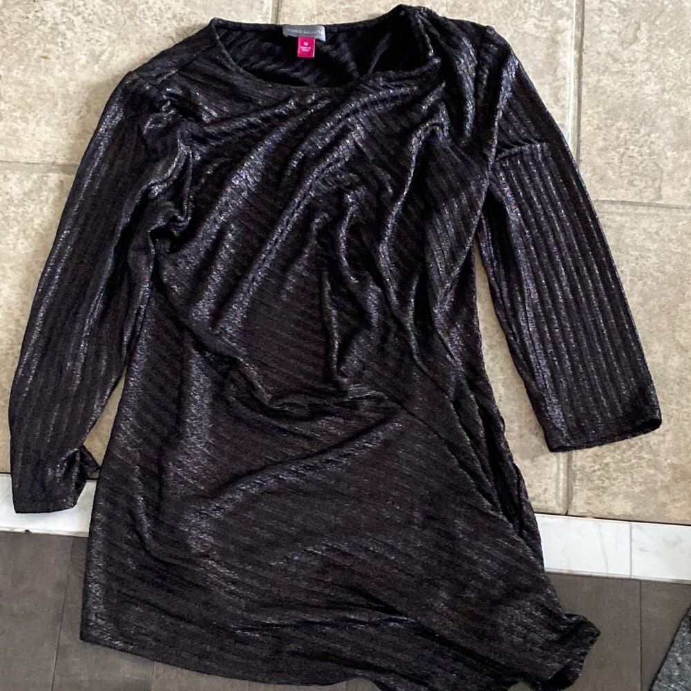 Vince camuto medium  black with silver threads gathered in front